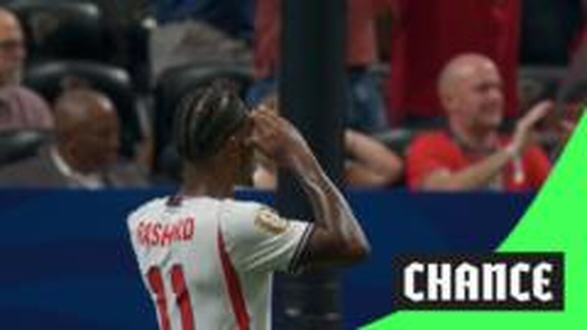 'What a save!' - Rashford's effort blocked on line by Wan-Bissaka