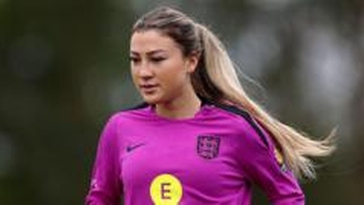 Why England teenager Parkinson has a mindset coach
