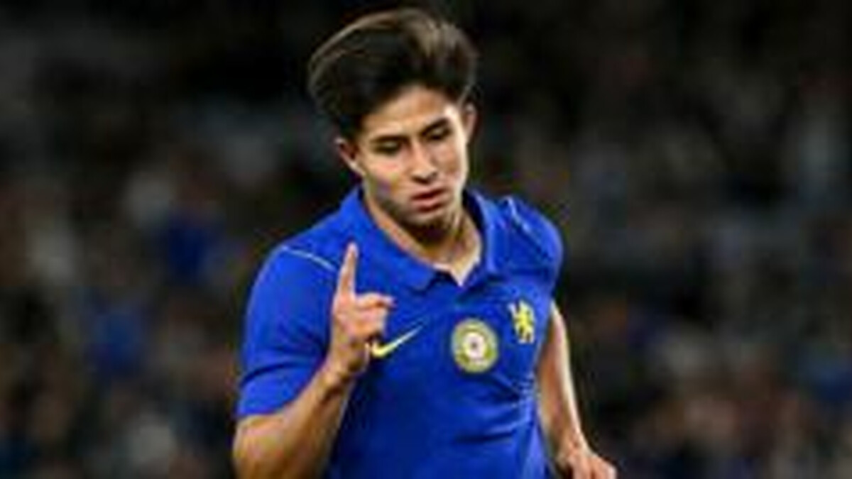 Burnley sign Chelsea's Satpayev on loan