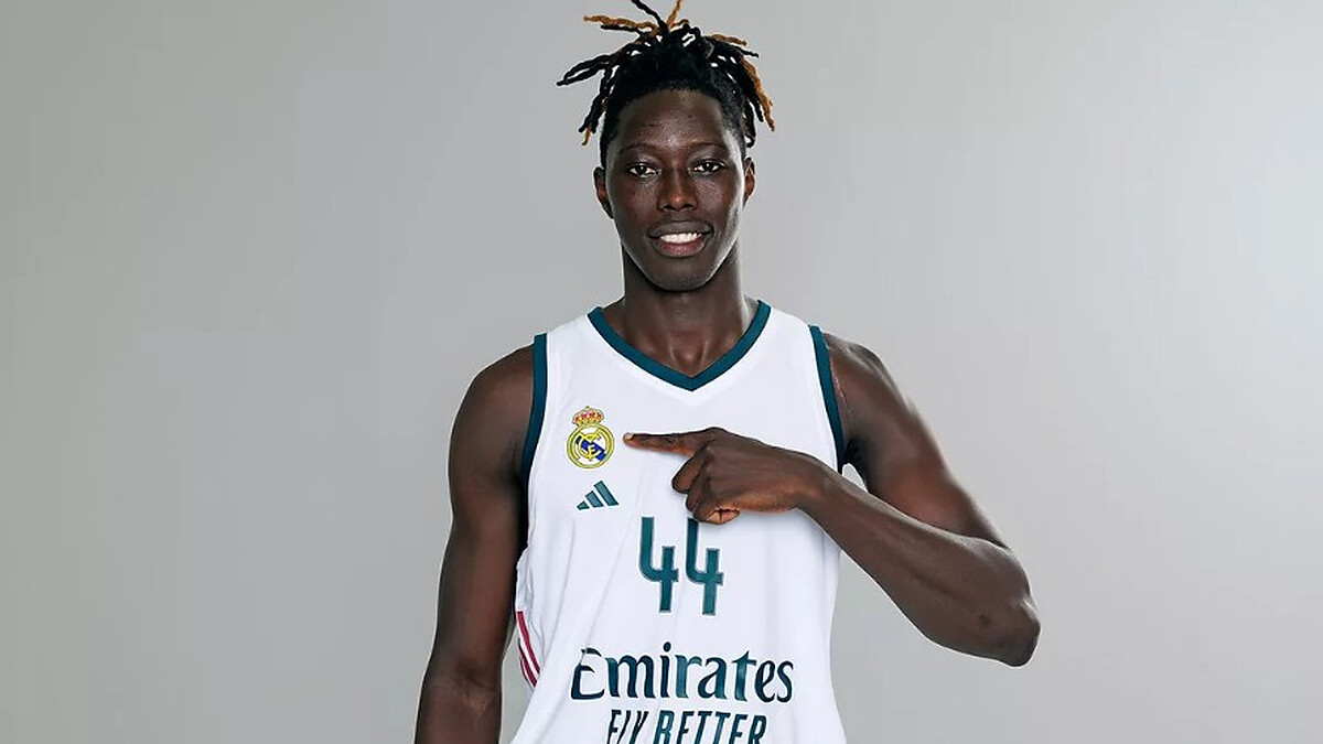 Eli Ndiaye returns to Real Madrid on a two-year deal