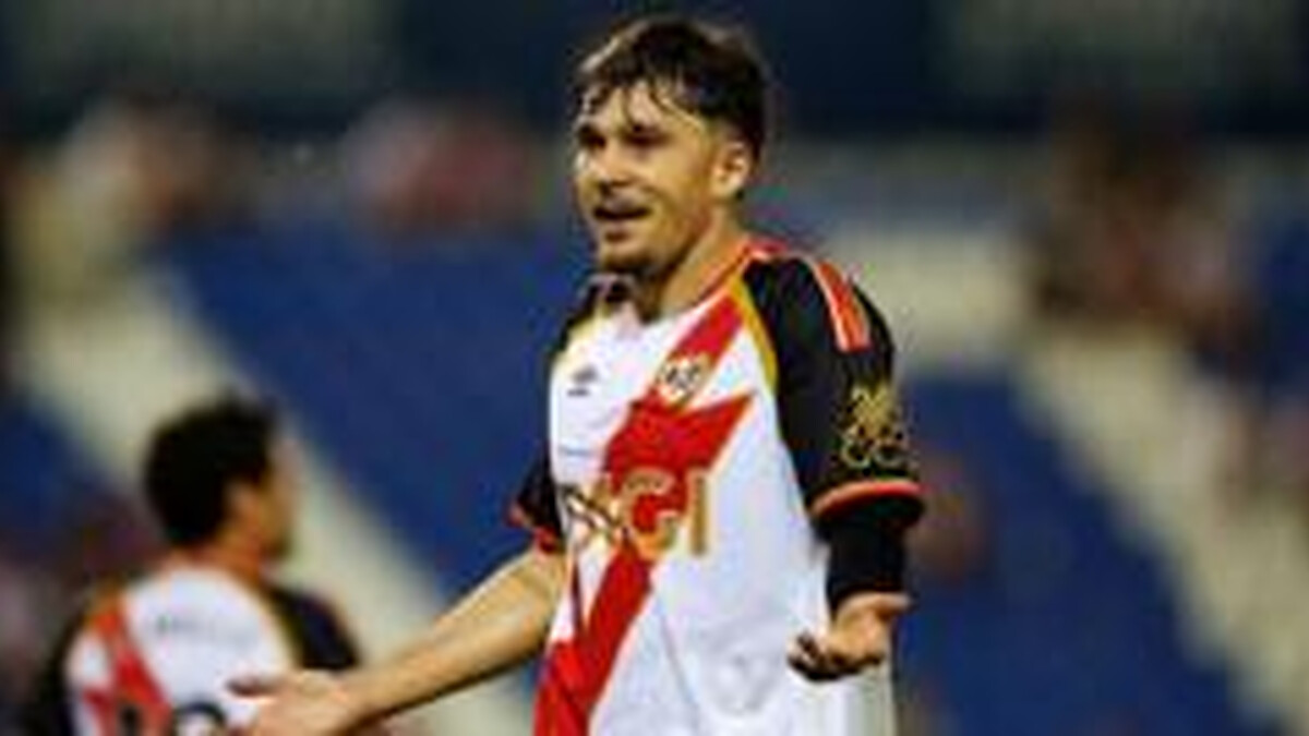 Fulham in talks for Rayo Vallecano defender Ratiu