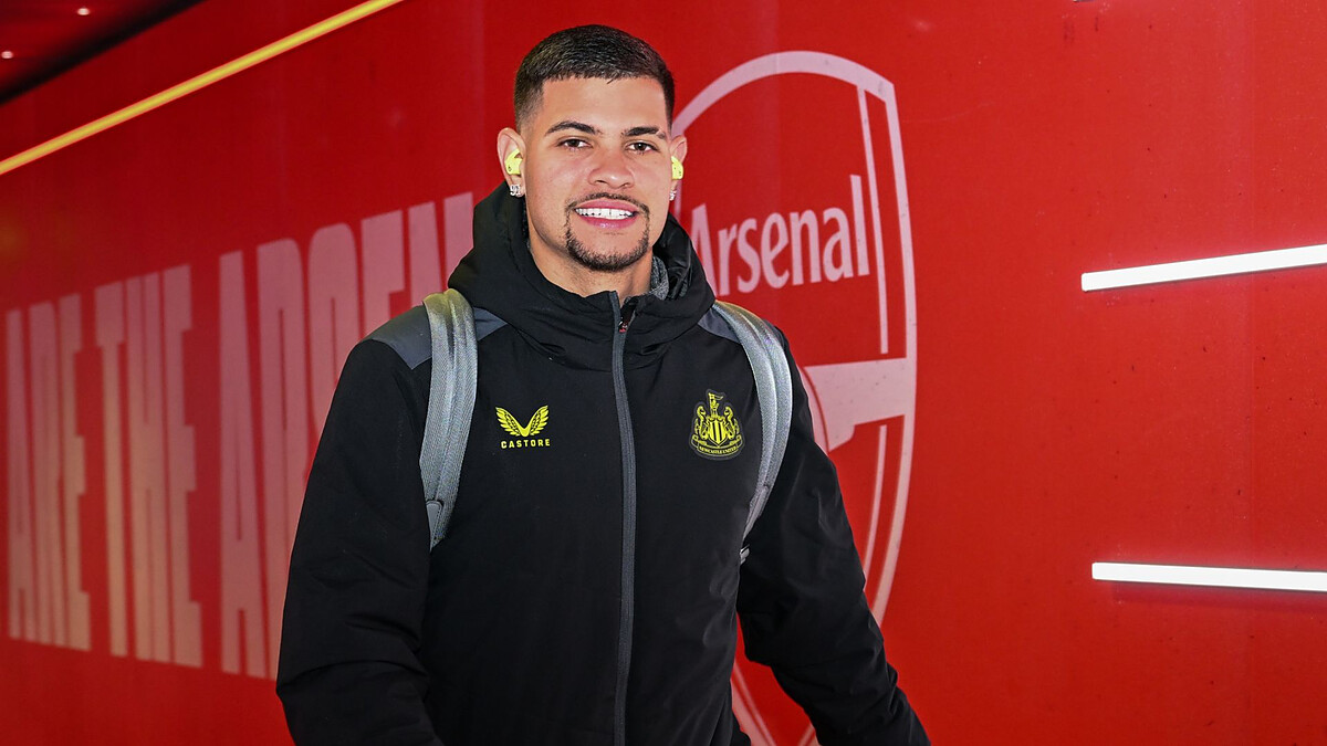 Guimaraes fails to turn up at Newcastle training camp as planned