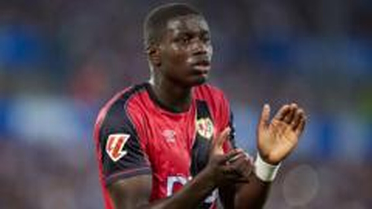 Hull sign defender Mendy for club record fee