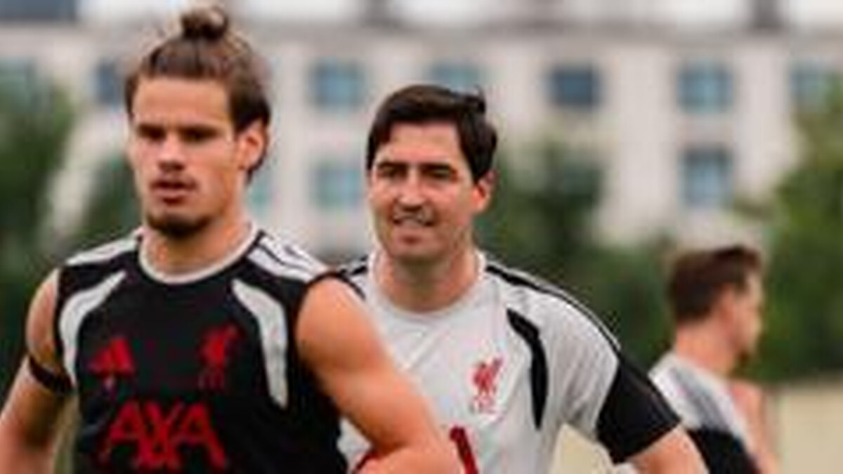 Intensity, smiles & Lewandowski - inside Liverpool training under Iraola