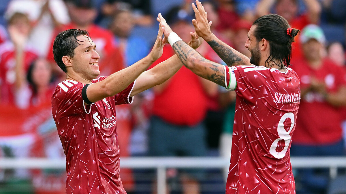 Isak and Wirtz start for Liverpool vs Leeds LIVE!