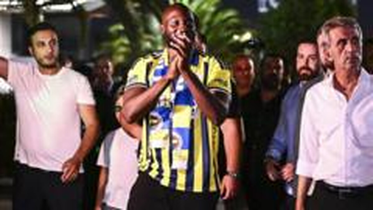 Lukaku seals 'emotional' move to Fenerbahce