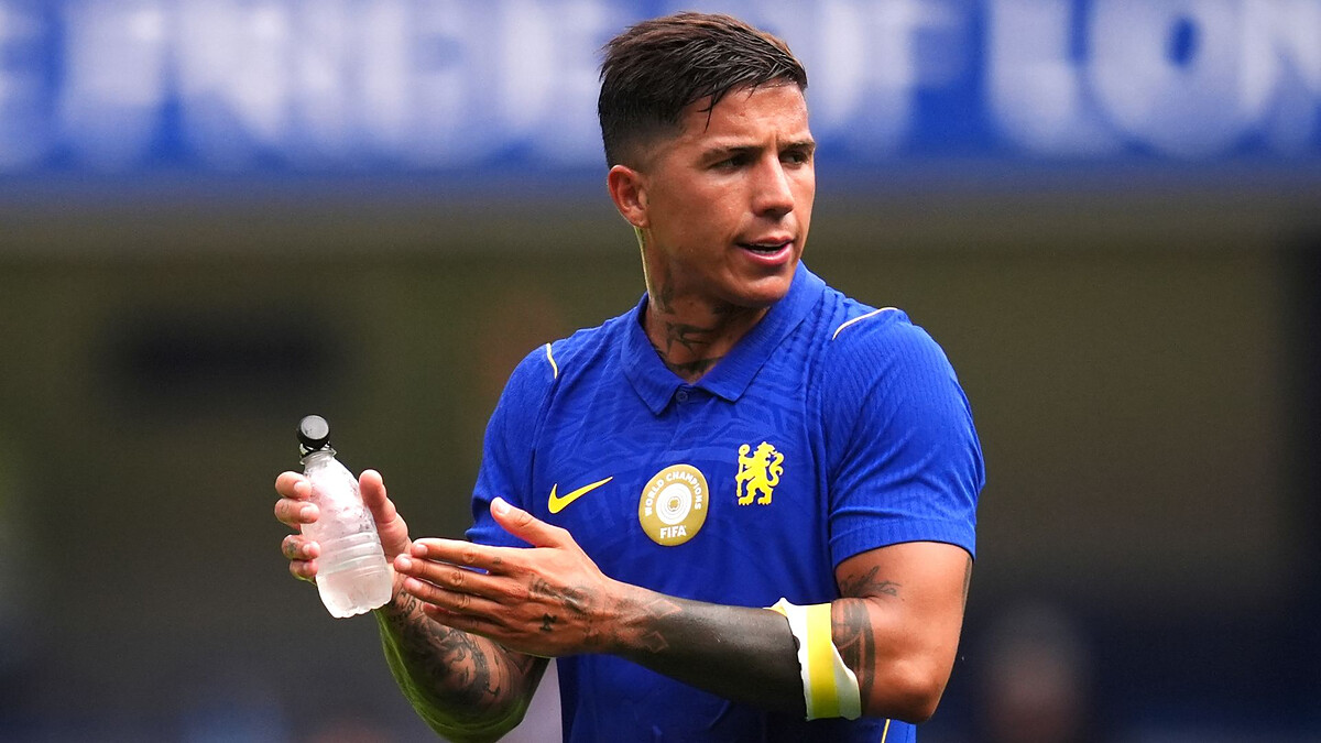 Man City open talks with Chelsea to sign Fernandez