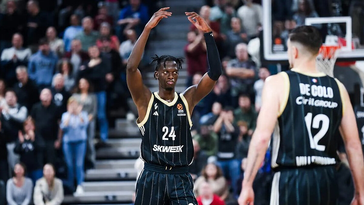 Olympiacos officially signs Mbaye Ndiaye to two-year deal