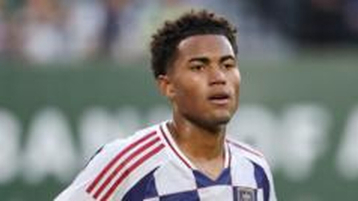 Palace sign United States prospect Gozo
