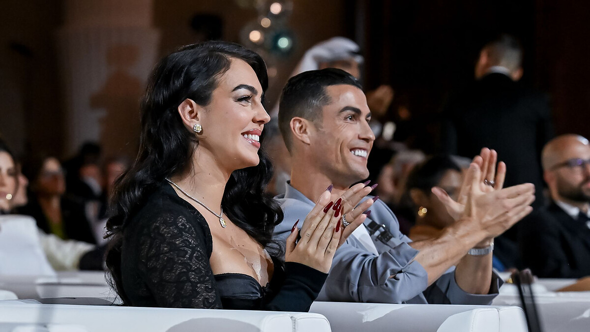 Ronaldo marries long-time girlfriend