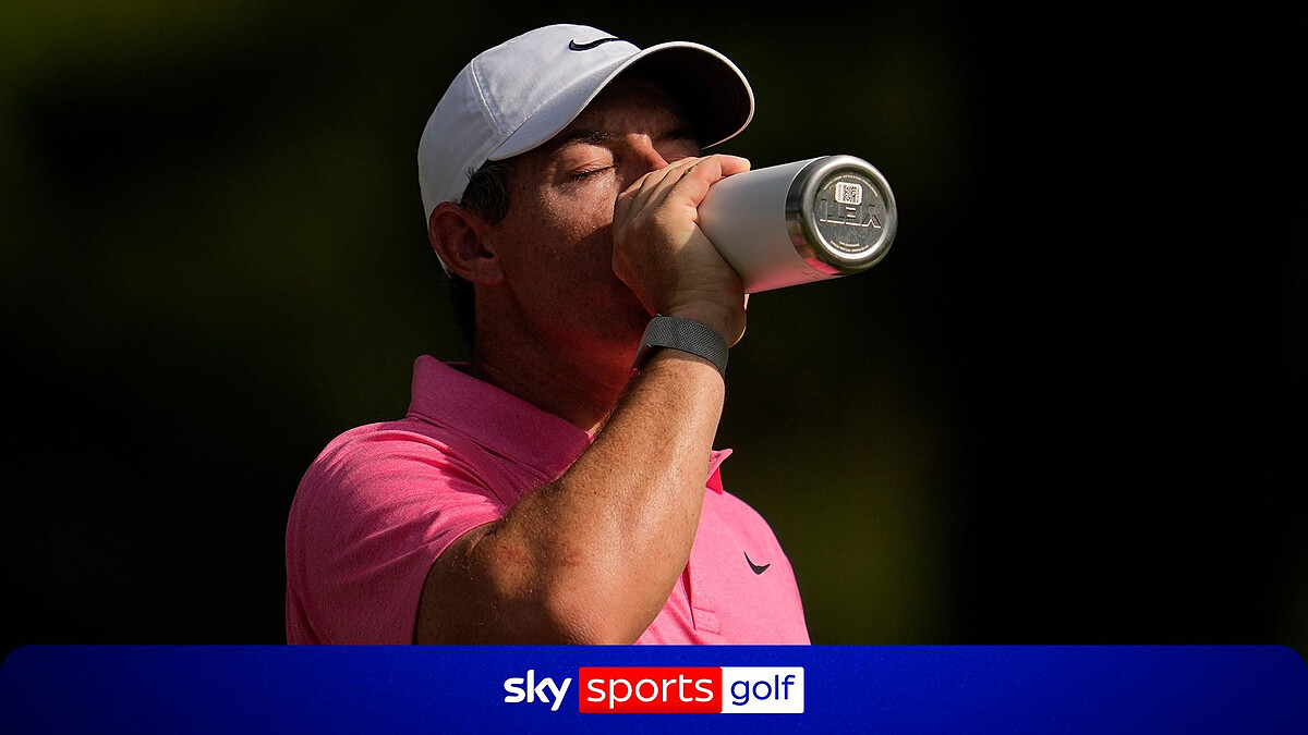 Rory finds water on nightmare double-bogey 18th hole!