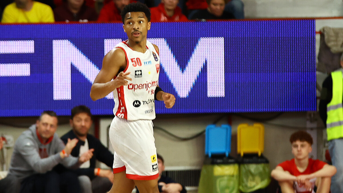 Strasbourg inks Jaylen Hands