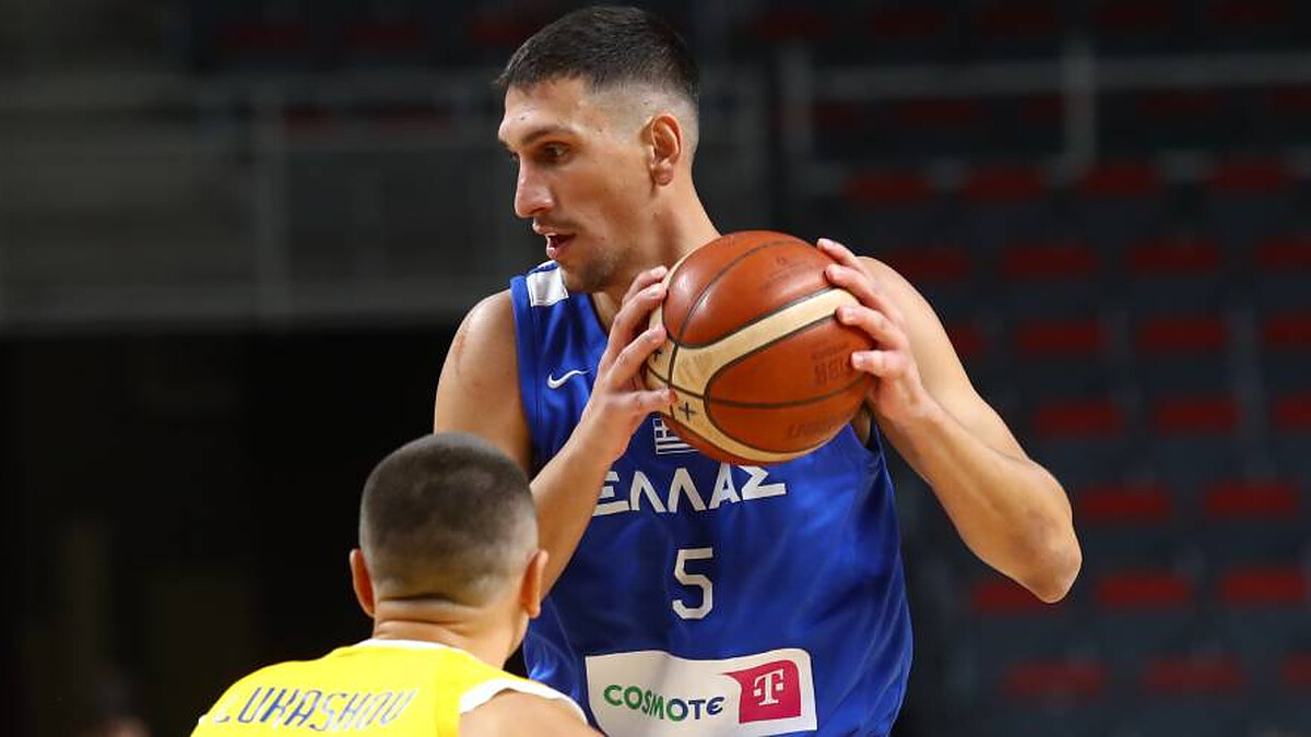 Bartzokas confirms Larentzakis will not be on Olympiacos roster