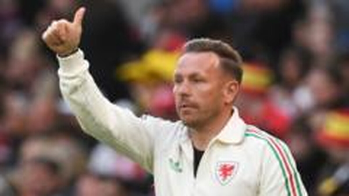 Bellamy 'committed' to Wales after Burnley talks
