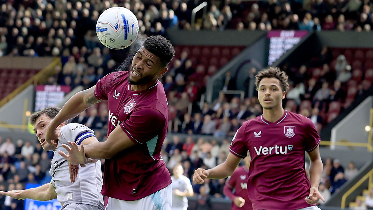 Bristol City hit back to win at struggling Burnley