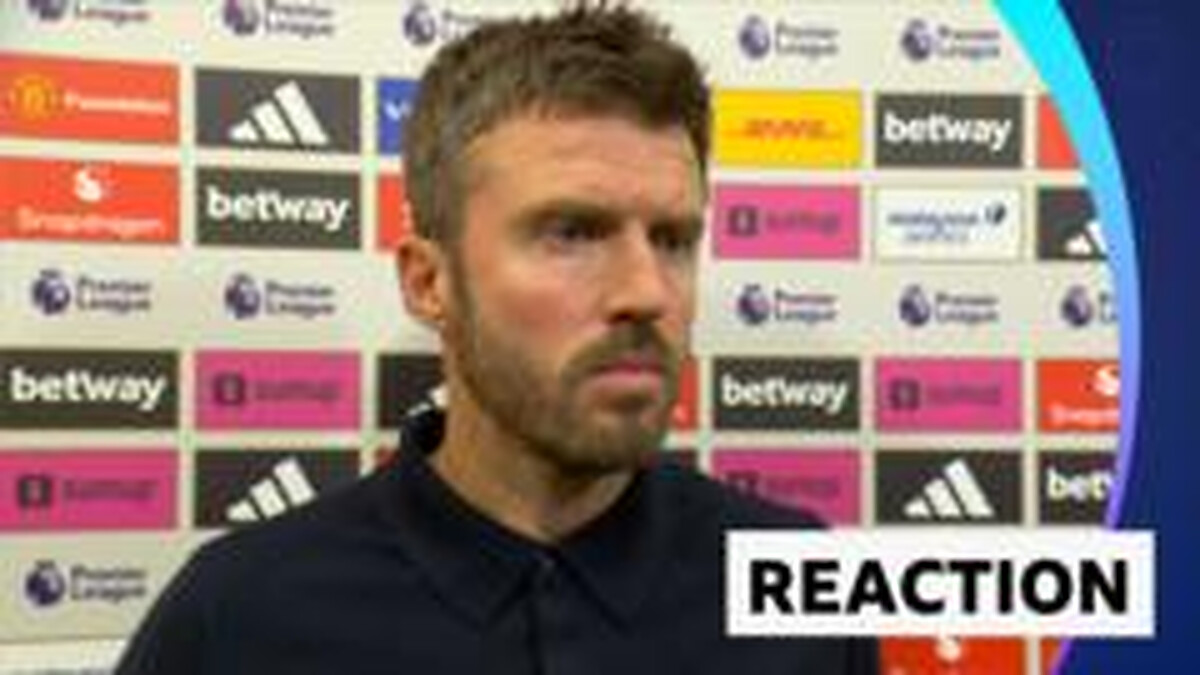 Carrick 'baffled' by decision to award controversial Man City goal