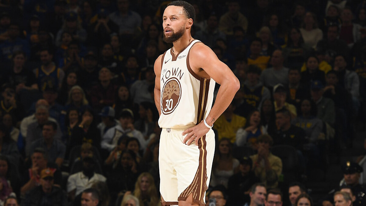 Curry holds the reins: Warriors let him decide his contract terms