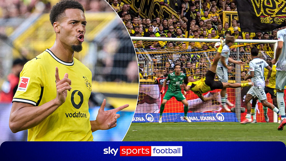 'Extraordinary!' | Nmecha scores outrageous overhead kick for Dortmund