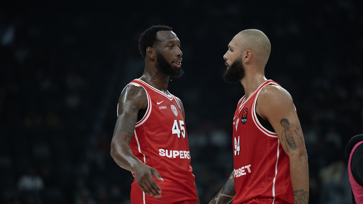 Fournier delivers as Olympiacos survive Fenerbahce thriller