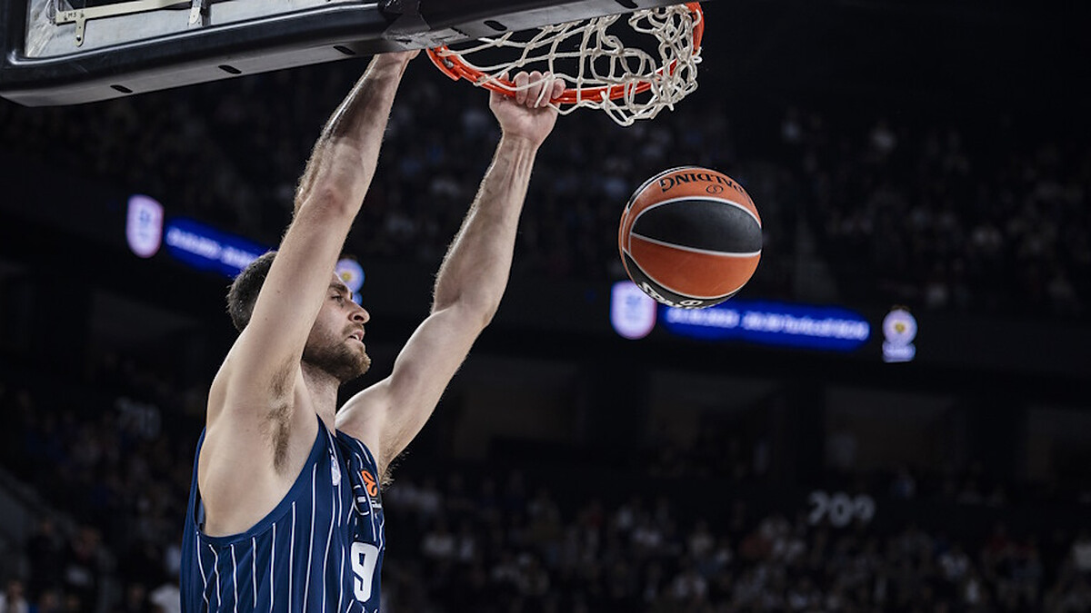 Georgios Papagiannis is set to return to the court for Anadolu Efes
