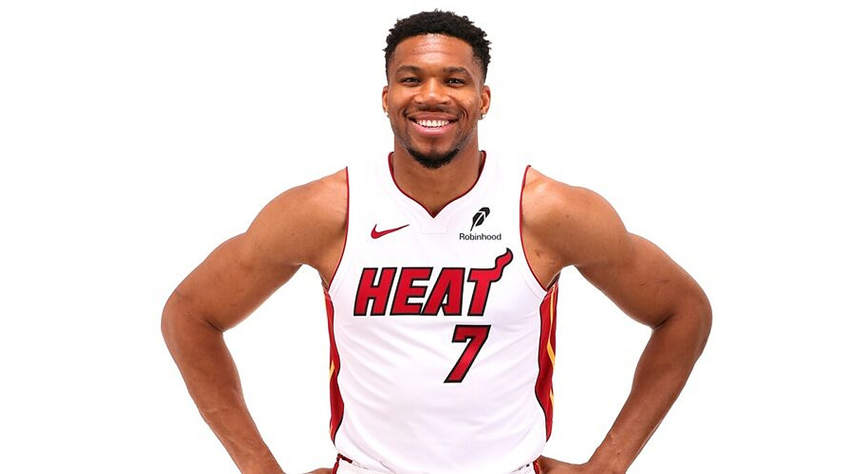 Giannis Antetokounmpo buys $13.5M Miami mansion following Heat trade
