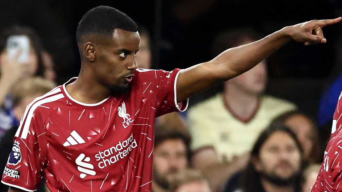 Iraola up and running at Liverpool as Isak nets double at Ipswich