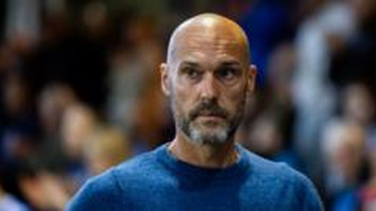 Lowly Peterborough sack manager Williams