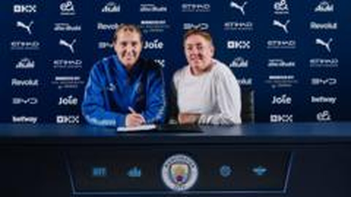 Man City sign England goalkeeper Moorhouse on loan