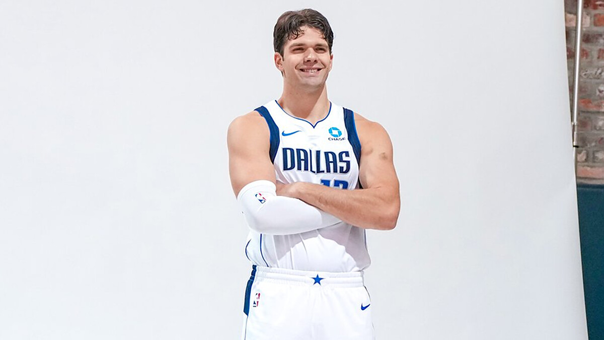 Mavericks roster crunch puts Tarik Biberovic on sudden waiver danger