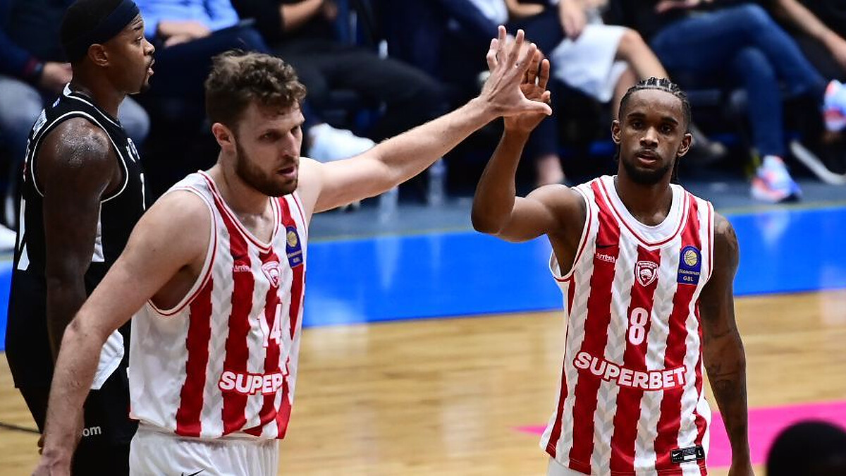Olympiacos holds off PAOK to claim fifth straight Greek Super Cup