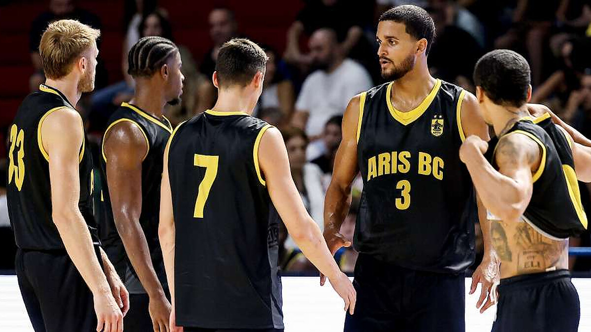 Robinson-Earl shines as Aris beat Crvena Zvezda