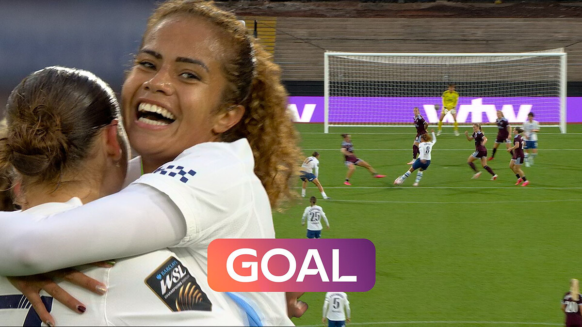'Superb strike' | Fowler doubles Man City's lead against Aston Villa