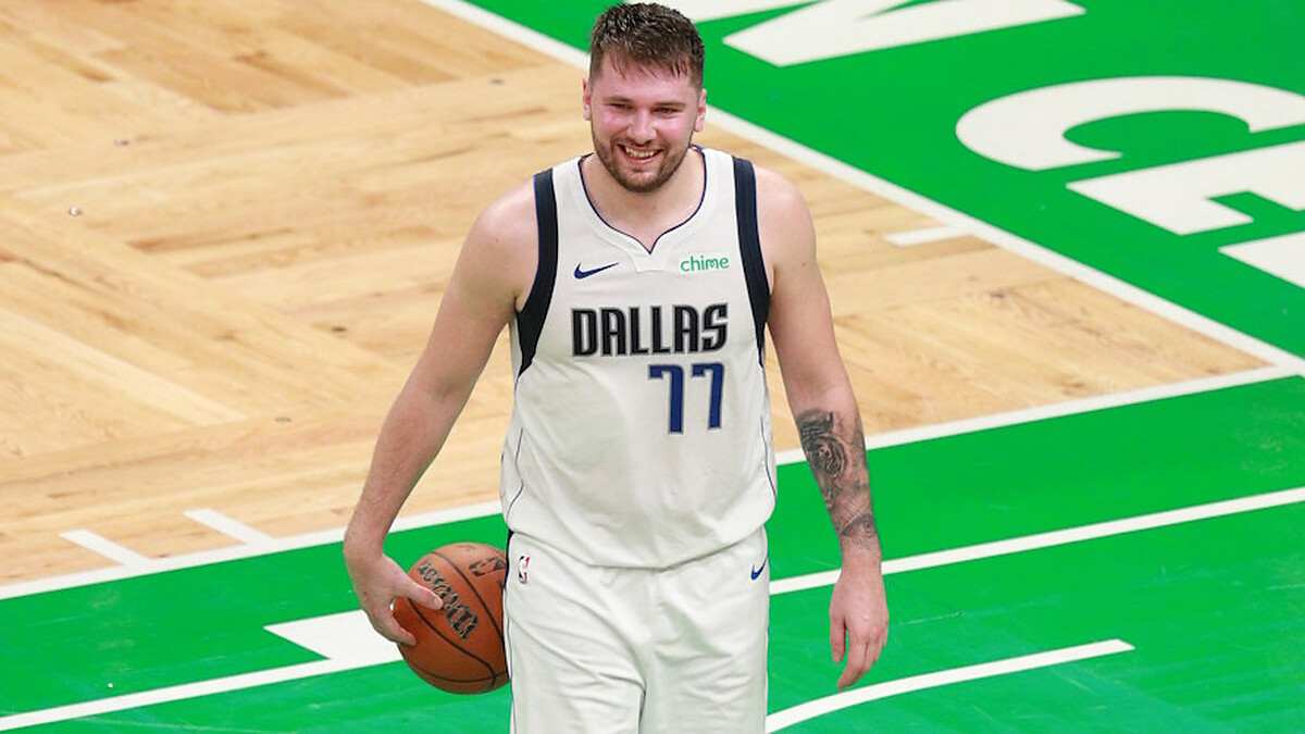 Trump bemoans infamous Doncic trade: “We gotta redo that deal”