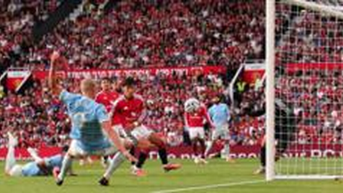 VAR missed Fernandez offside in Manchester derby - Webb