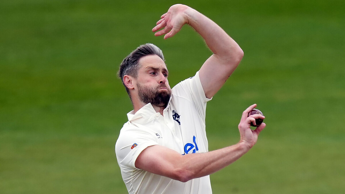 Warwickshire seal two-day win over Essex to boost County Championship title hopes