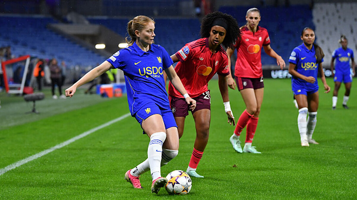 WCL: Chelsea impressing in Lyon after Arsenal blow two-goal lead in Paris LIVE!