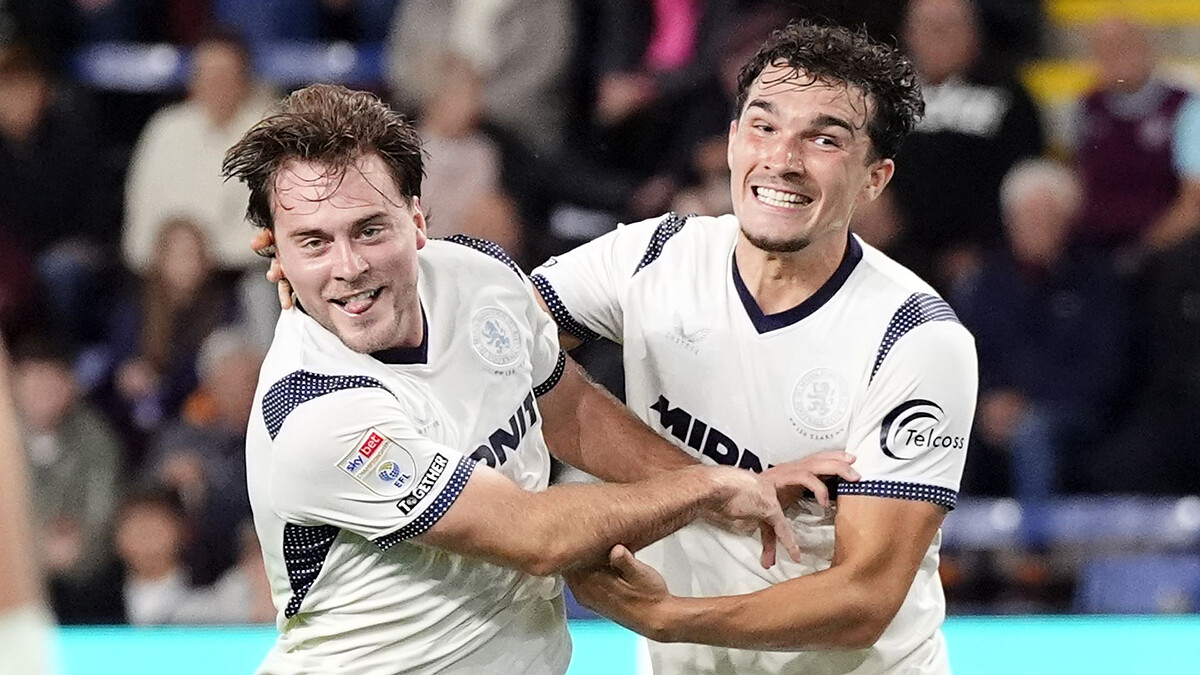 Wrexham, QPR ahead; Boro lead at Burnley - EFL LIVE on Sky!