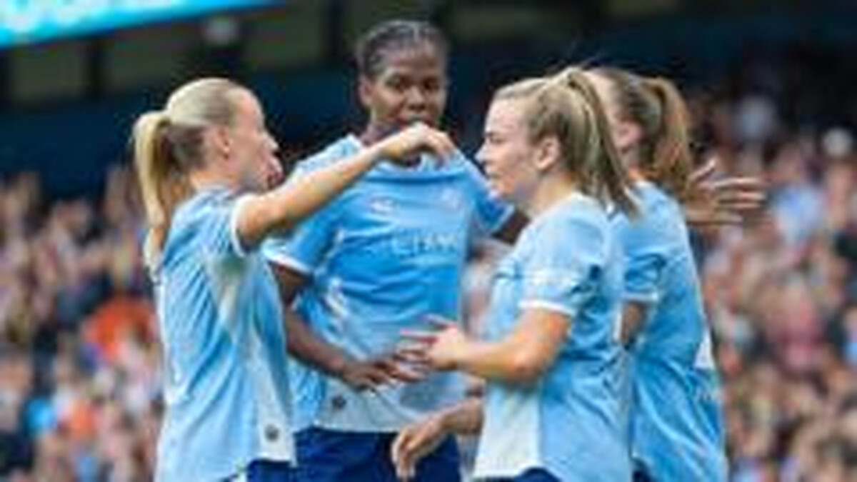 Can Man City juggle WSL title defence and Champions League?