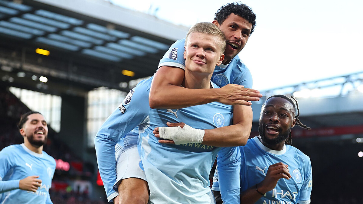 Defiant Man City issue on-field statement by beating 10-man Liverpool