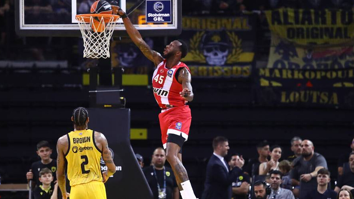 Donta Hall returns to Olympiacos, Giorgos Bartzokas downplays Bologna incident