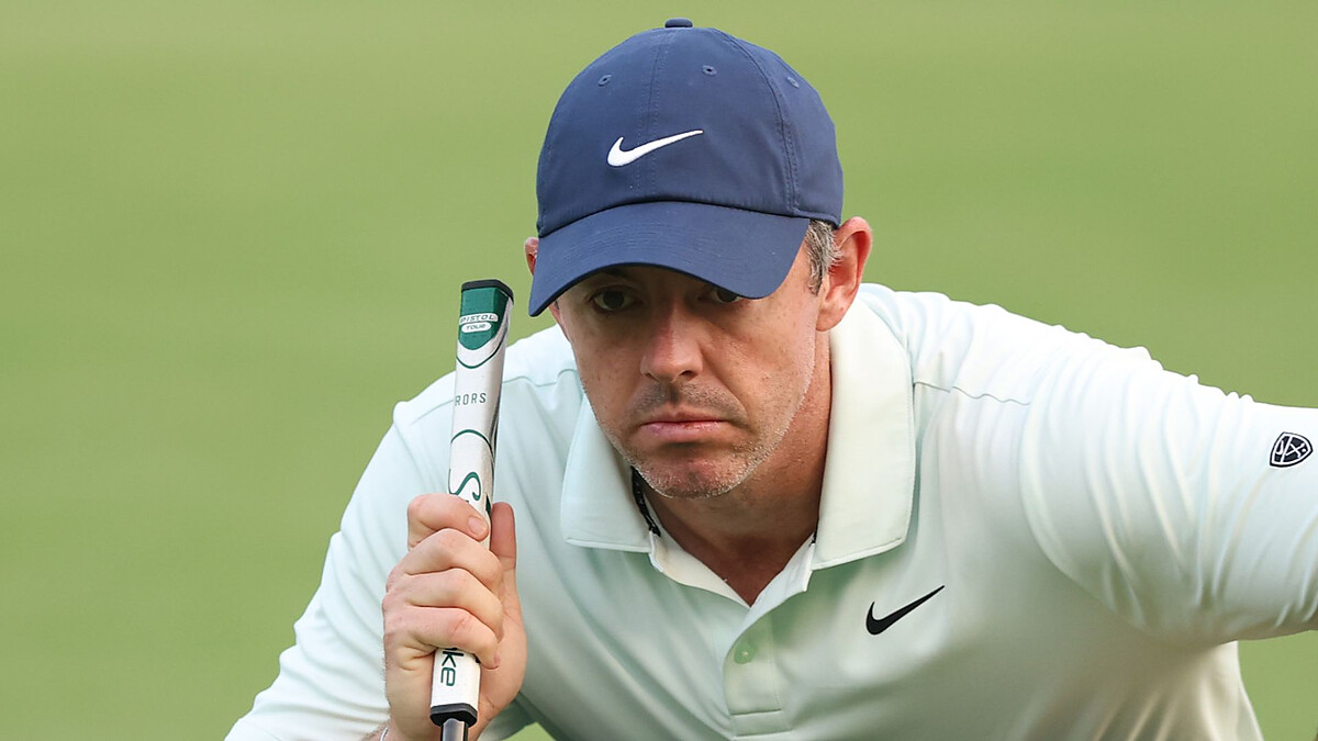 McIlroy plays just four holes of second round due to bad light in India