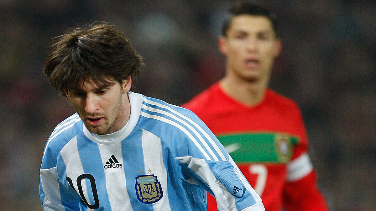 Messi lauded as Ronaldo involved in bitter dispute - a fitting finale?