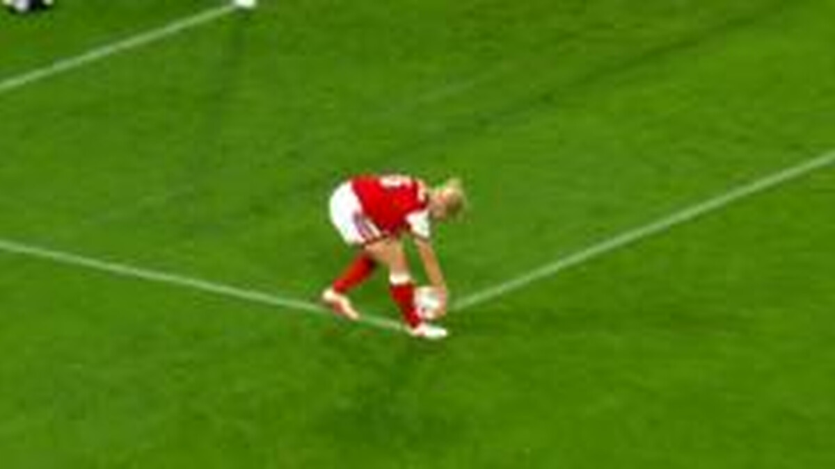 Why penalty for Williamson handball was correct call