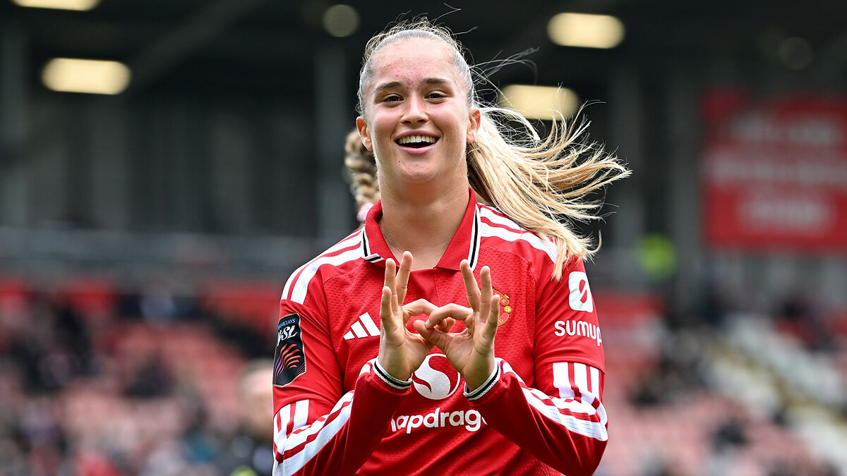 WSL: Man Utd vs Liverpool team news LIVE!